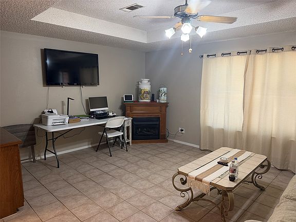 4th image of 513 Meadowlark Ln