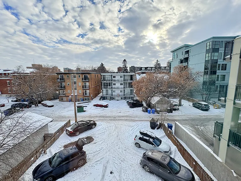313 20th Ave SW #402 — Photo 11