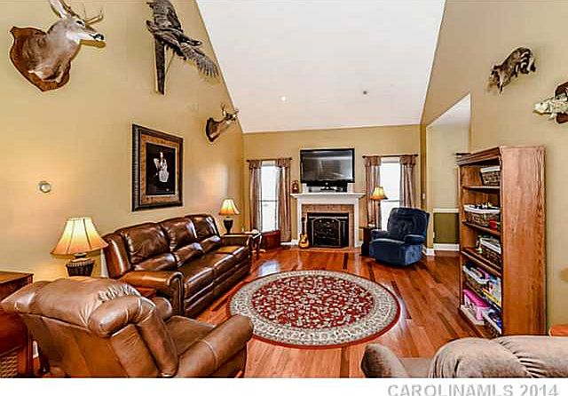 2nd image of 1402 Cole Ave