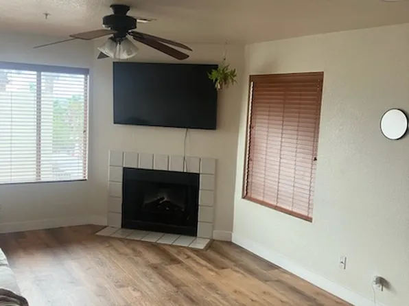 2024 Mesquite Ln APT 304, Laughlin, NV 89029