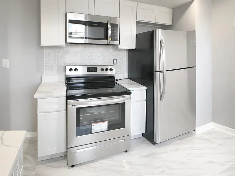 1402 Carroll St #2 — Photo 21