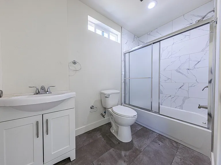 1652 Murchison St — Photo 34