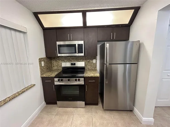 (undisclosed Address), Hollywood, FL 33025