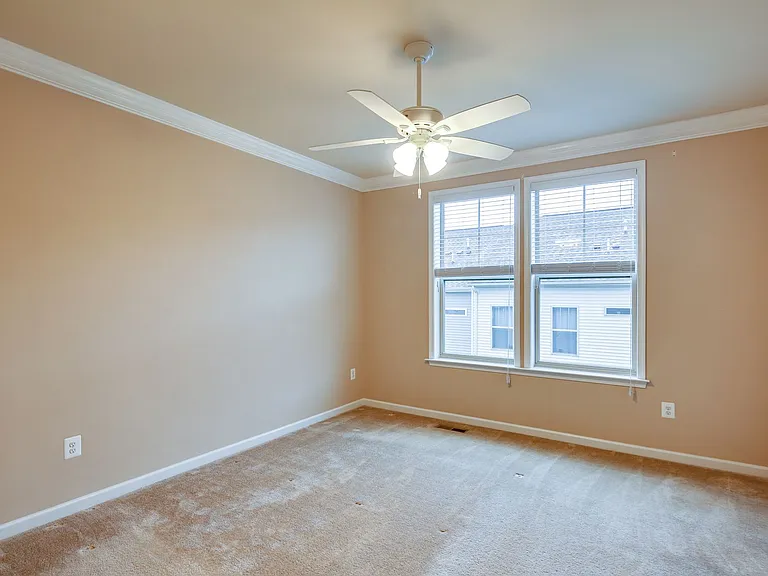833 Jarrett Ln — Photo 18
