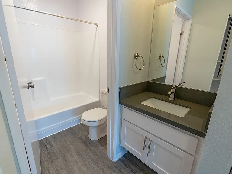 2039 North Las Palmas Ave — Photo 47