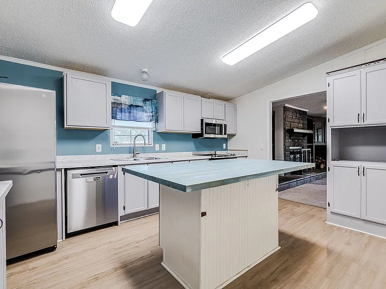 114 Eagle Dr — Photo 3