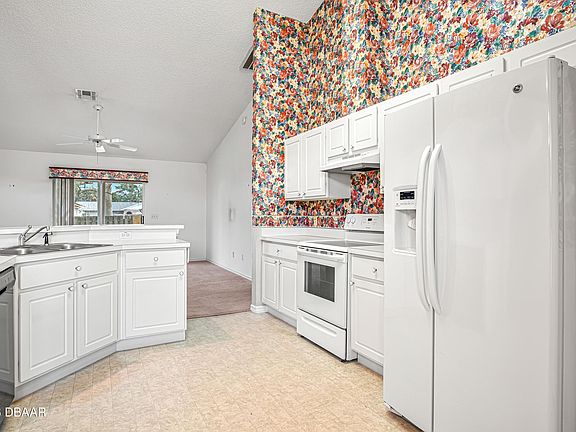 2nd image of 1083 Horizon View Blvd