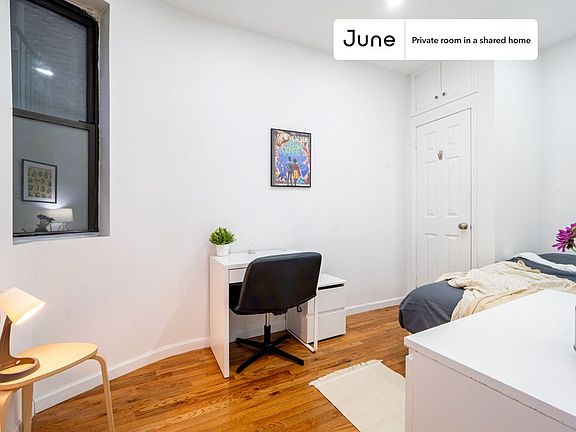 4th image of 256 W 108th St