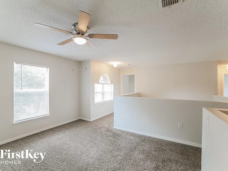 12742 Lake Vista Dr — Photo 8