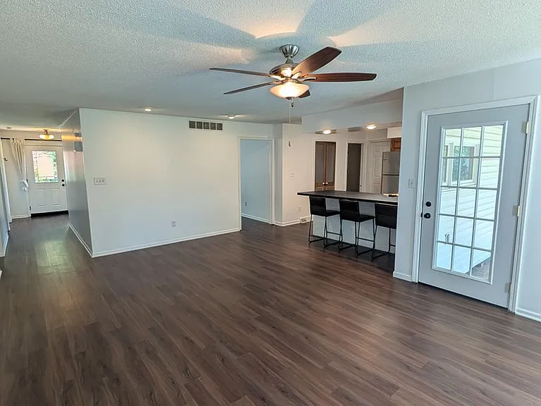 622 Laurel Dr — Photo 4