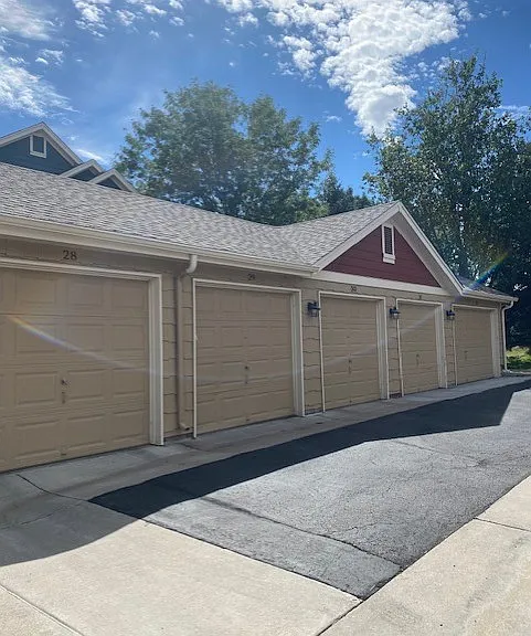 Detached garage