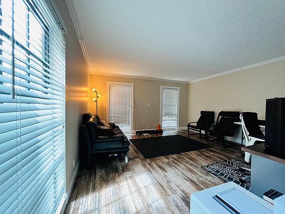 Office / Den Area