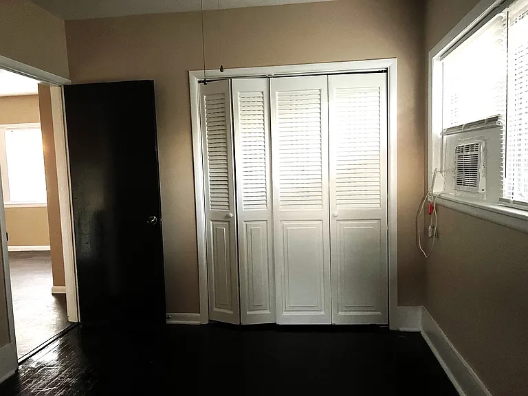 407 Engman St #B — Photo 16