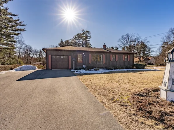 2 Laurie Dr, Southampton, MA 01073