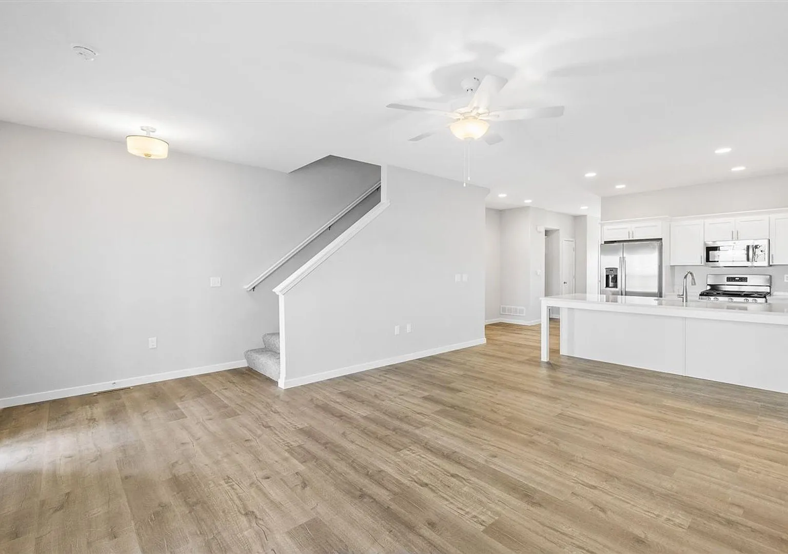 624 Catherine Dr — Photo 3