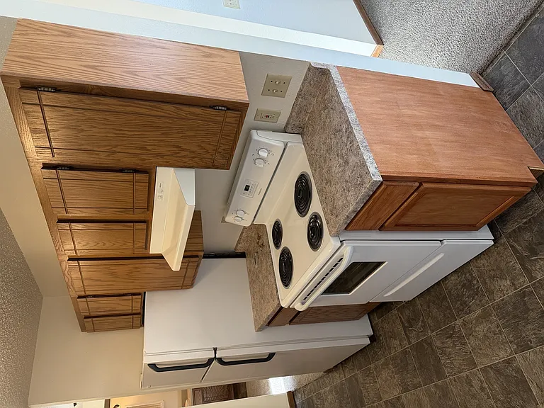 Kirkwood Manor Apartments — Photo 11