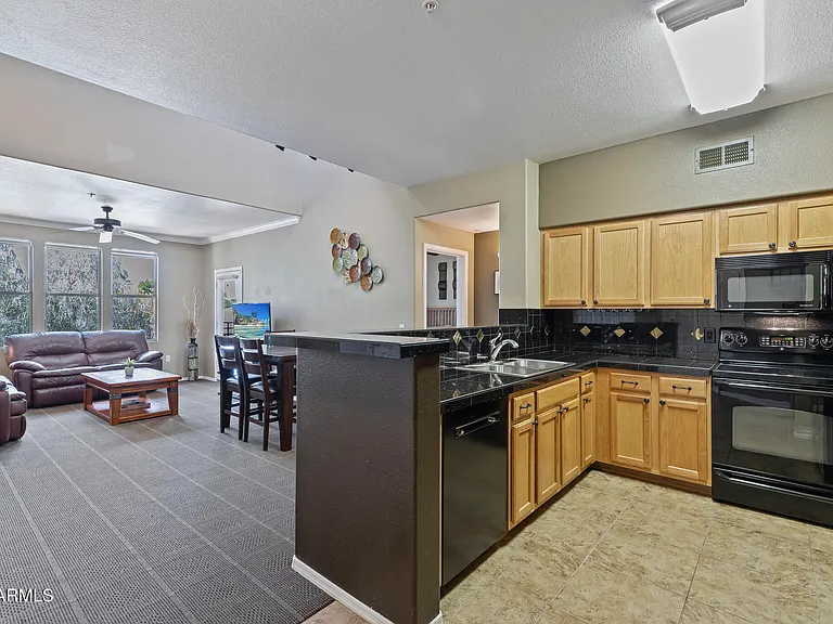 20100 N 78th Pl #2111 — Photo 2