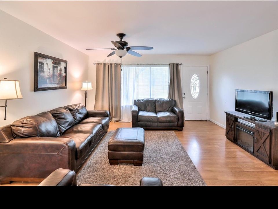 1st image of 530 Hazelwood Ct