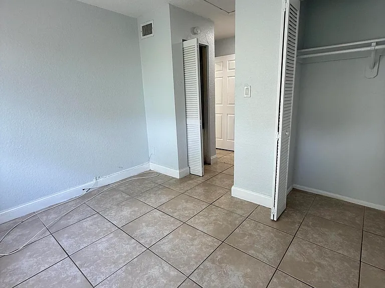 9640 NW 65th St #D10 — Photo 20