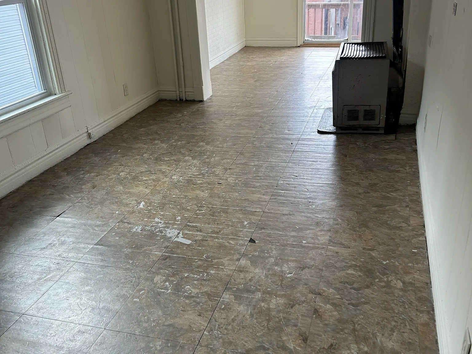 2 bed, 700 sqft, $825 — Photo 2