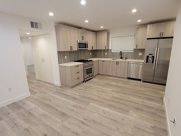 3rd image of 11563 Iowa Ave #11563