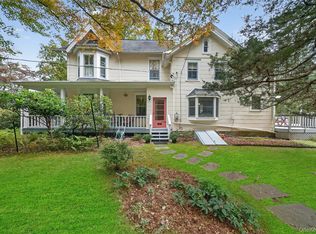 69 Smith Hill Rd, Airmont, NY 10952