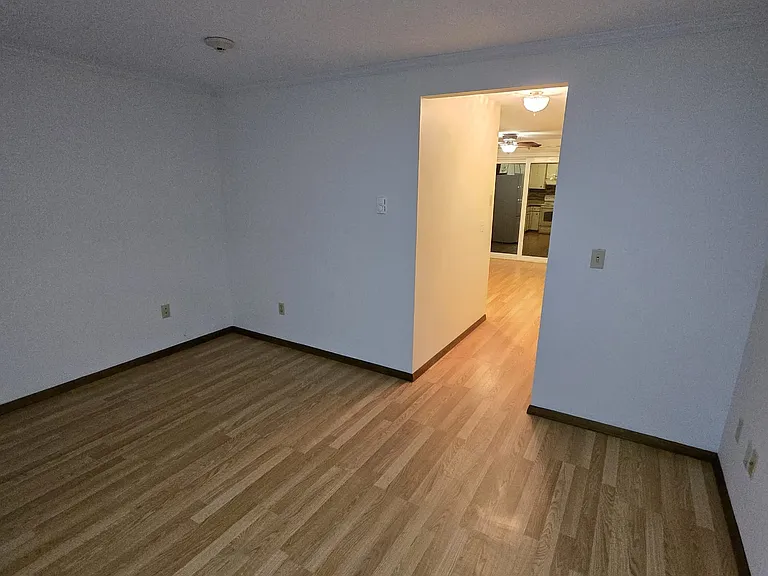 812 Court St #D — Photo 30