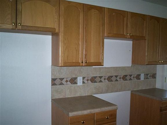 5th image of 842 Fir Ln