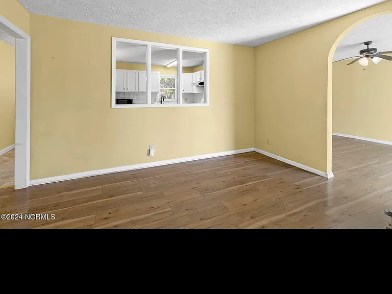 318 Bandera Dr — Photo 8