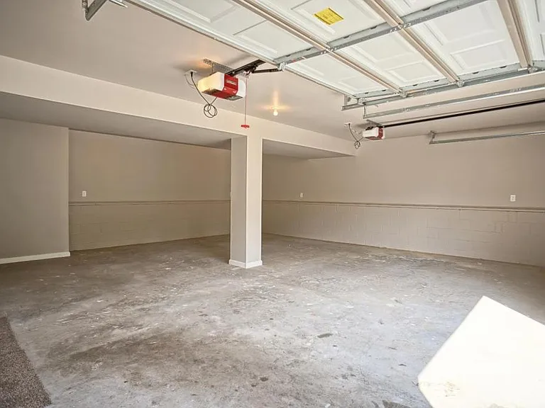 654 Cornhill Rd — Photo 25