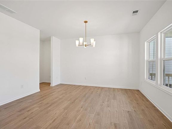 3rd image of 6195 Kismet Rd