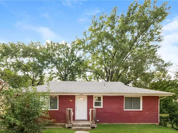 8206 Wayne Ave, Kansas City, MO 64131
