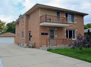 2808 E Bottsford Ave, Saint Francis, WI 53235
