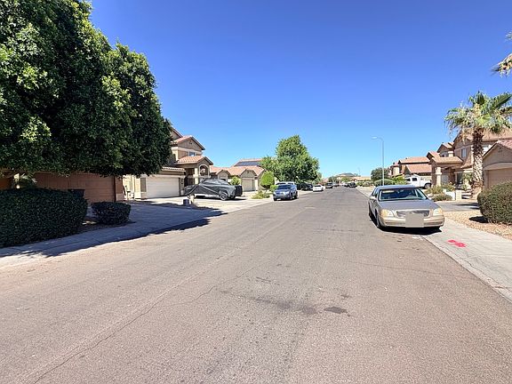 5th image of 9018 W Hilton Ave