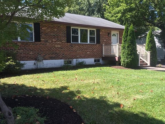 3rd image of 512 Cabot Dr
