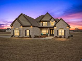 121 Nix Rd, Hazel Green, AL 35750