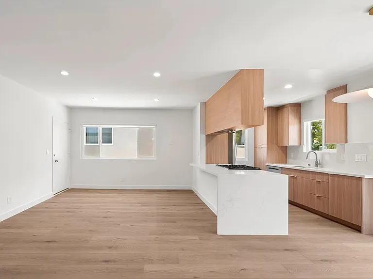 739 N Sweetzer Ave #6 — Photo 7
