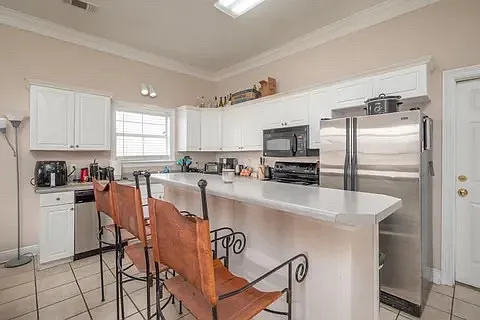 923 Saint Andrews Ln — Photo 6
