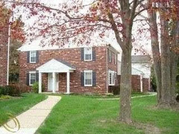 1522 Tannahill Ln APT 37-1, Bloomfield Hills, MI 48304