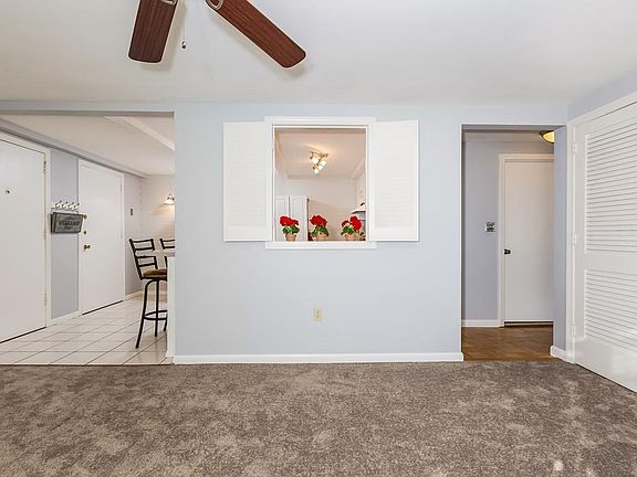 4th image of 267 Neck St Unit A9