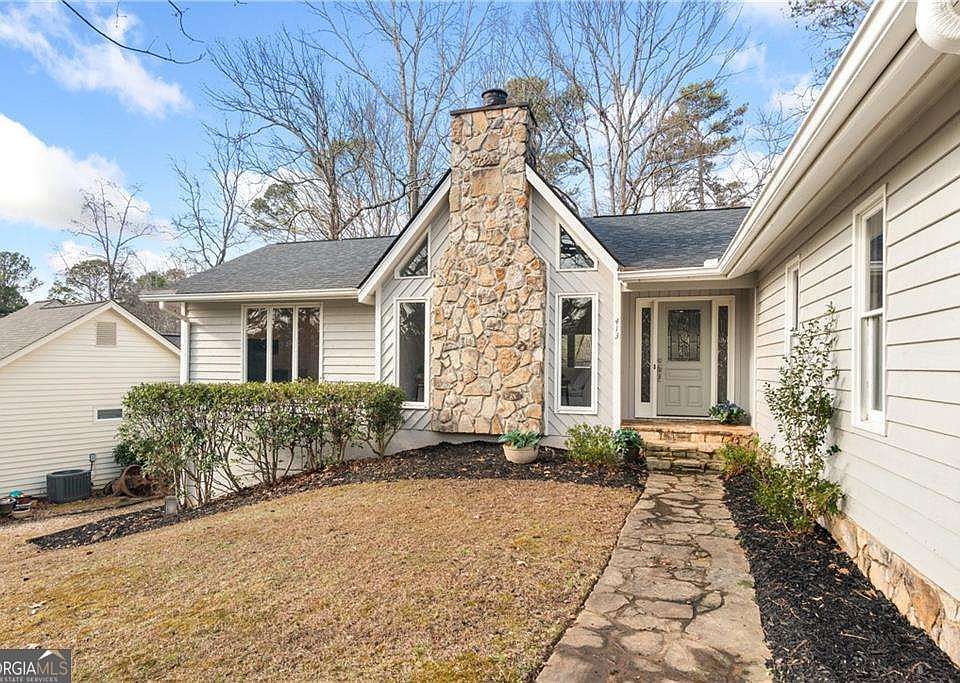 1st image of 413 Sassafras Rd