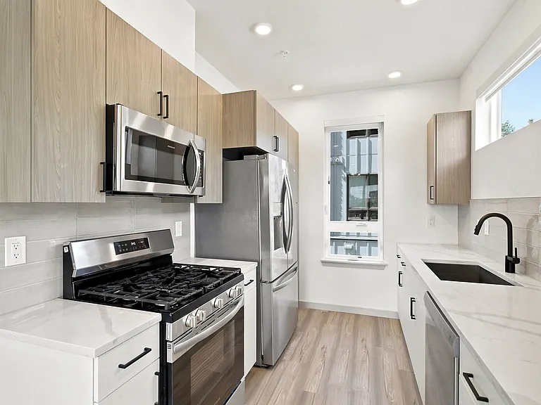 University Hills Townhomes — Photo 48
