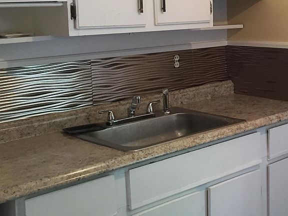 4th image of 143 N Pine Ave #2