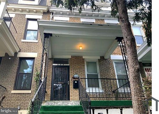 1st image of 509 Kenyon St NW