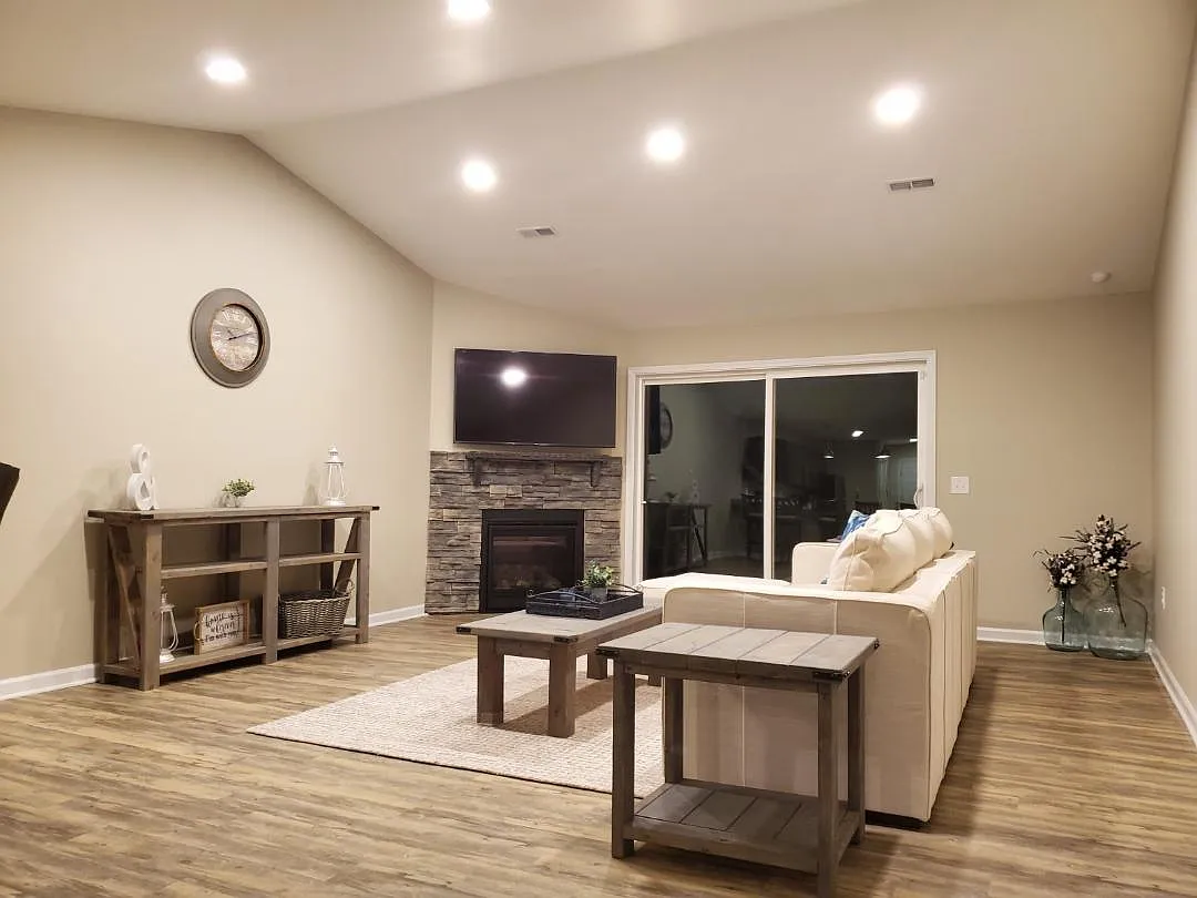 170 Heartwood Ln — Photo 3