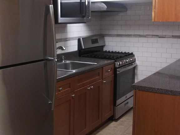5th image of 918 Hollywood Ave #2