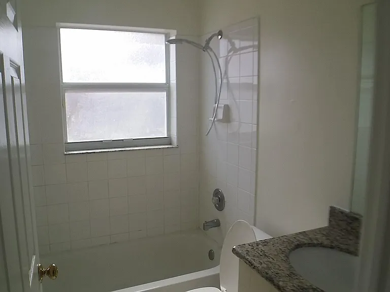 14241 SW 151st Ave — Photo 12