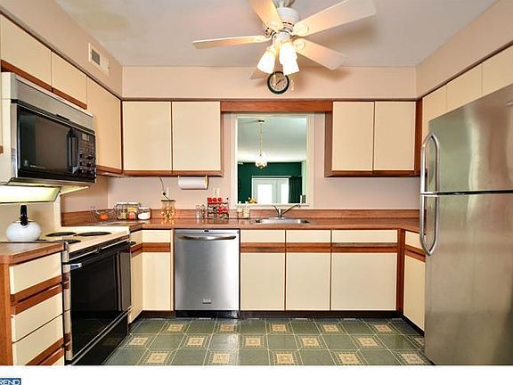 3rd image of 1505 Cotswald Ct