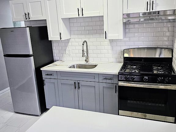 3rd image of 449-451 Washington Ave #3