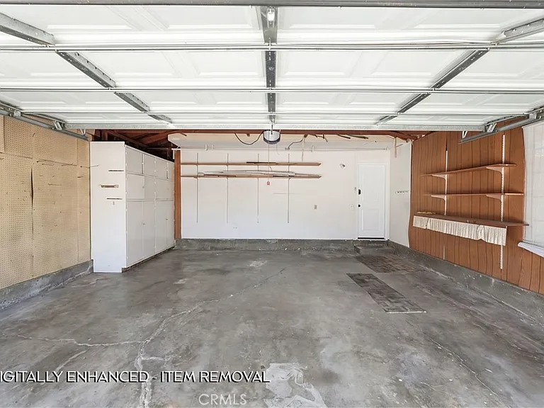 10811 Des Moines Ave — Photo 44
